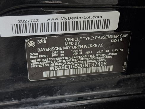 Used 2016 BMW 320i Sedan w/ Driver Assistance Package RWD image 38