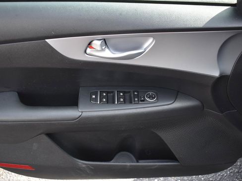 Used 2024 Kia Forte LXS image 19