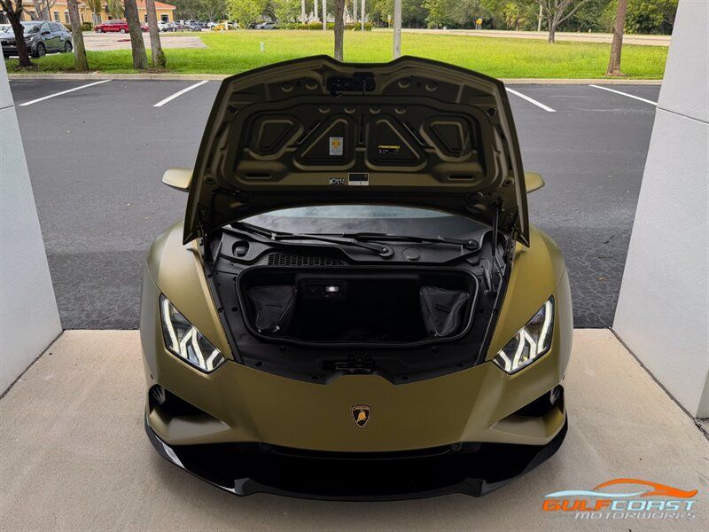 Used 2022 Lamborghini Huracan EVO RWD image 31