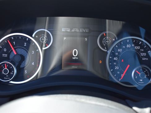 New 2026 RAM 3500 Big Horn AWD/4WD image 31