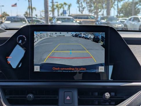 Used 2024 Lexus UX 250h FWD image 22