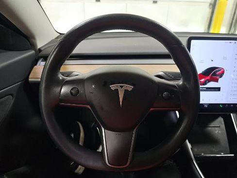 Used 2018 Tesla Model 3 Long Range image 18
