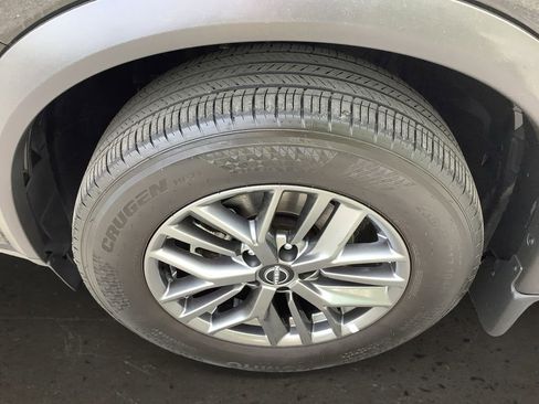 Used 2023 Nissan Rogue S image 10