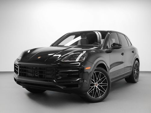 Certified 2025 Porsche Cayenne image 1