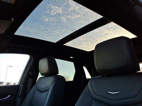 Used 2023 Cadillac XT5 Premium Luxury image 16