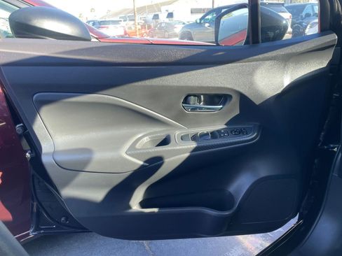 Used 2025 Nissan Versa SV image 18