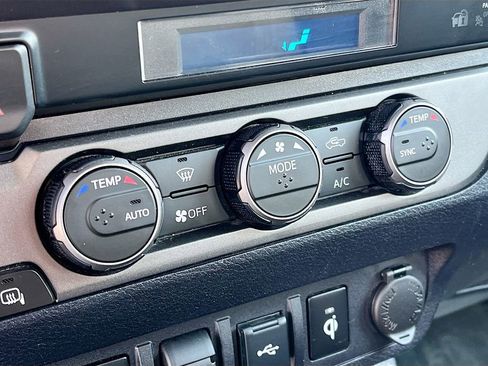 Used 2023 Toyota Tacoma TRD Off-Road w/ Advanced Technology Package AWD/4WD image 16