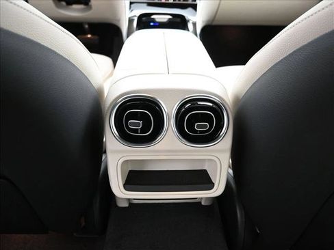 Certified 2025 Mercedes-Benz C 300 4MATIC Sedan image 21