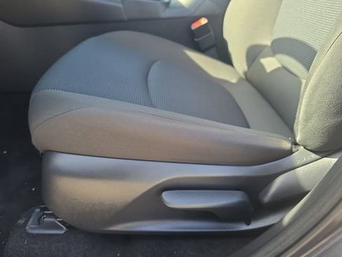 Used 2025 Toyota RAV4 LE AWD/4WD image 29