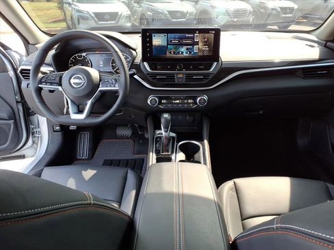 New 2025 Nissan Altima 2.5 SR w/ SR Premium Package image 6