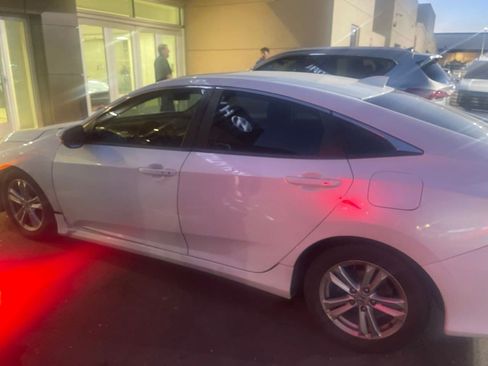 Used 2020 Honda Civic EX image 10
