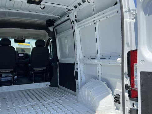 Used 2025 RAM ProMaster 2500 w/ Convenience Group FWD image 6