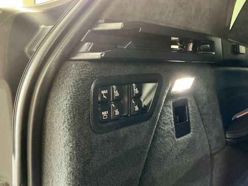 Used 2022 BMW X7 M50i w/ Dynamic Handling Package AWD/4WD image 33