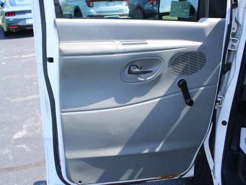 Used 2007 Ford E-250 and Econoline 250 RWD image 27
