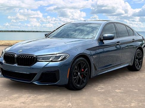 Used 2023 BMW 530e w/ M Sport Package RWD image 1