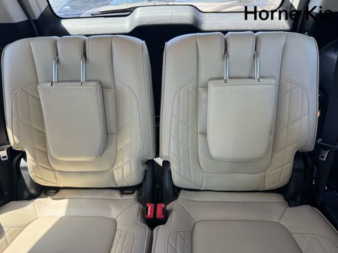 Used 2017 Ford Explorer Platinum AWD/4WD image 14