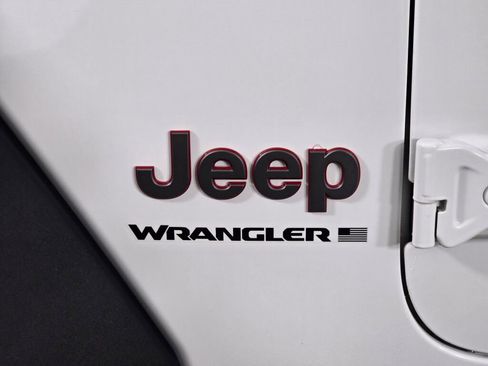 Used 2026 Jeep Wrangler Unlimited Rubicon AWD/4WD image 12