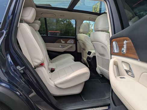 Used 2021 Mercedes-Benz GLS 450 4MATIC image 38