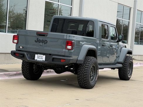 New 2025 Jeep Gladiator Sport image 5