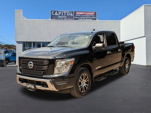Used 2021 Nissan Titan SV w/ SV Convenience Package image 7