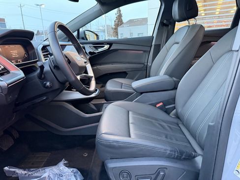 Used 2023 Audi Q4 e-tron Premium Plus w/ Premium Plus image 8