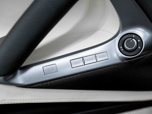 Used 2018 Ferrari 812 Superfast RWD image 47