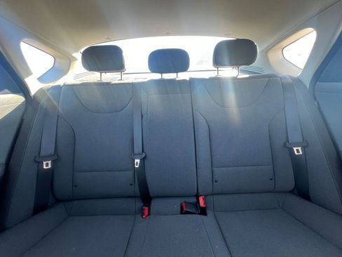 Used 2025 Kia K4 LXS image 38