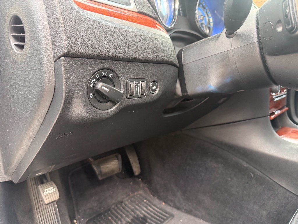 Used 2013 Chrysler 300 RWD image 24