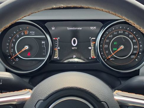 Used 2023 Jeep Gladiator Overland AWD/4WD image 31