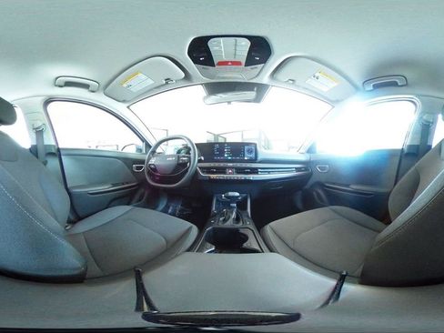 Used 2025 Kia K4 FWD image 41