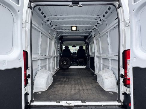 Used 2024 RAM ProMaster 2500 w/ Convenience Group FWD image 16