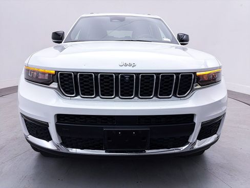 Used 2024 Jeep Grand Cherokee L Limited w/ Luxury Tech Group II image 11