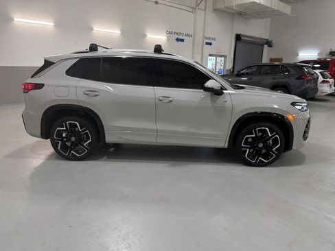 Certified 2026 Volkswagen Tiguan SEL R-Line image 10