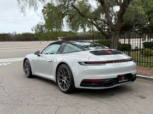 Used 2021 Porsche 911 AWD/4WD image 3