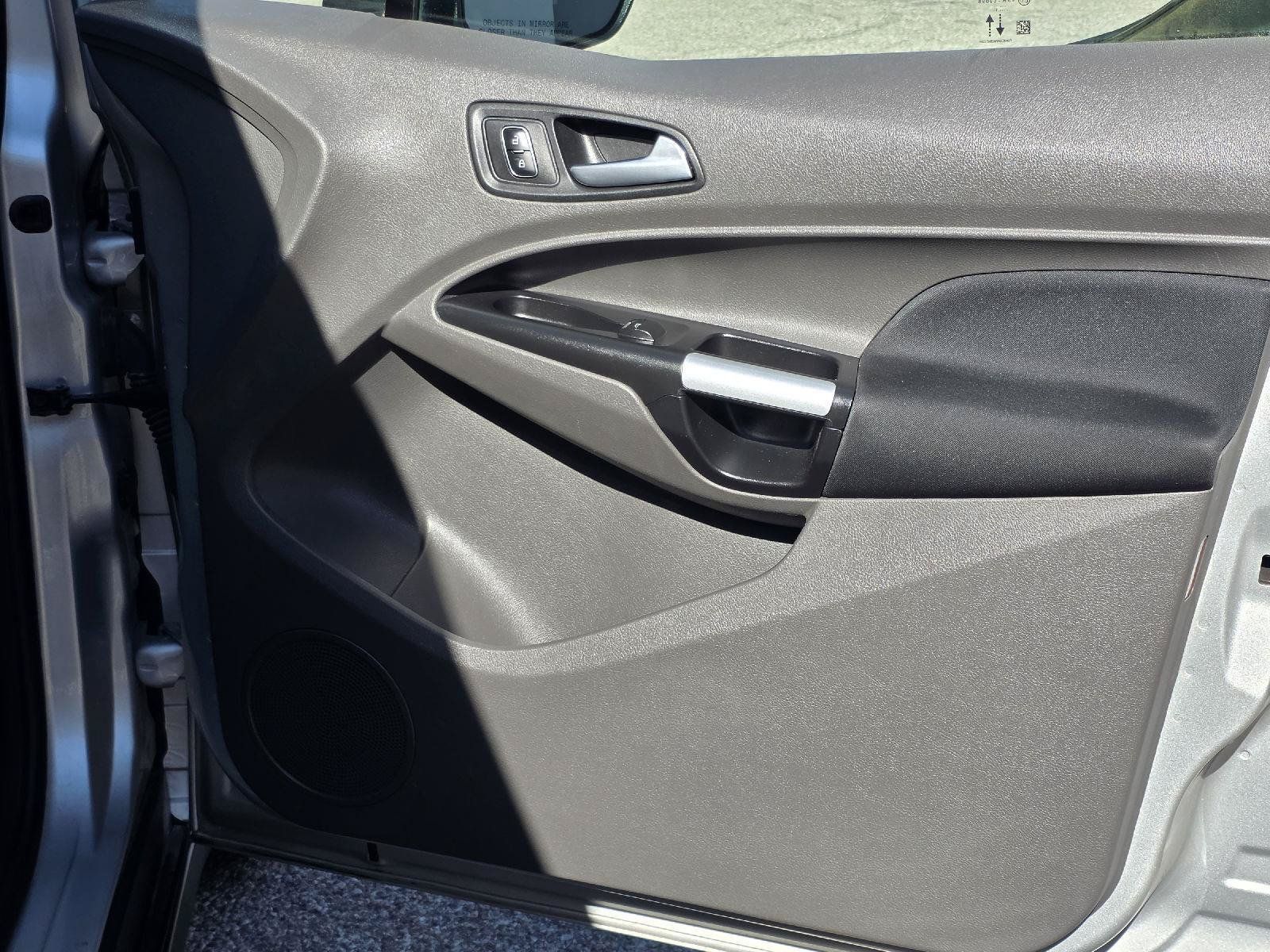 Used 2022 Ford Transit Connect XLT FWD image 24