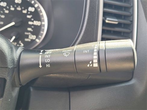 Used 2023 Nissan Frontier SV w/ Technology Package image 16