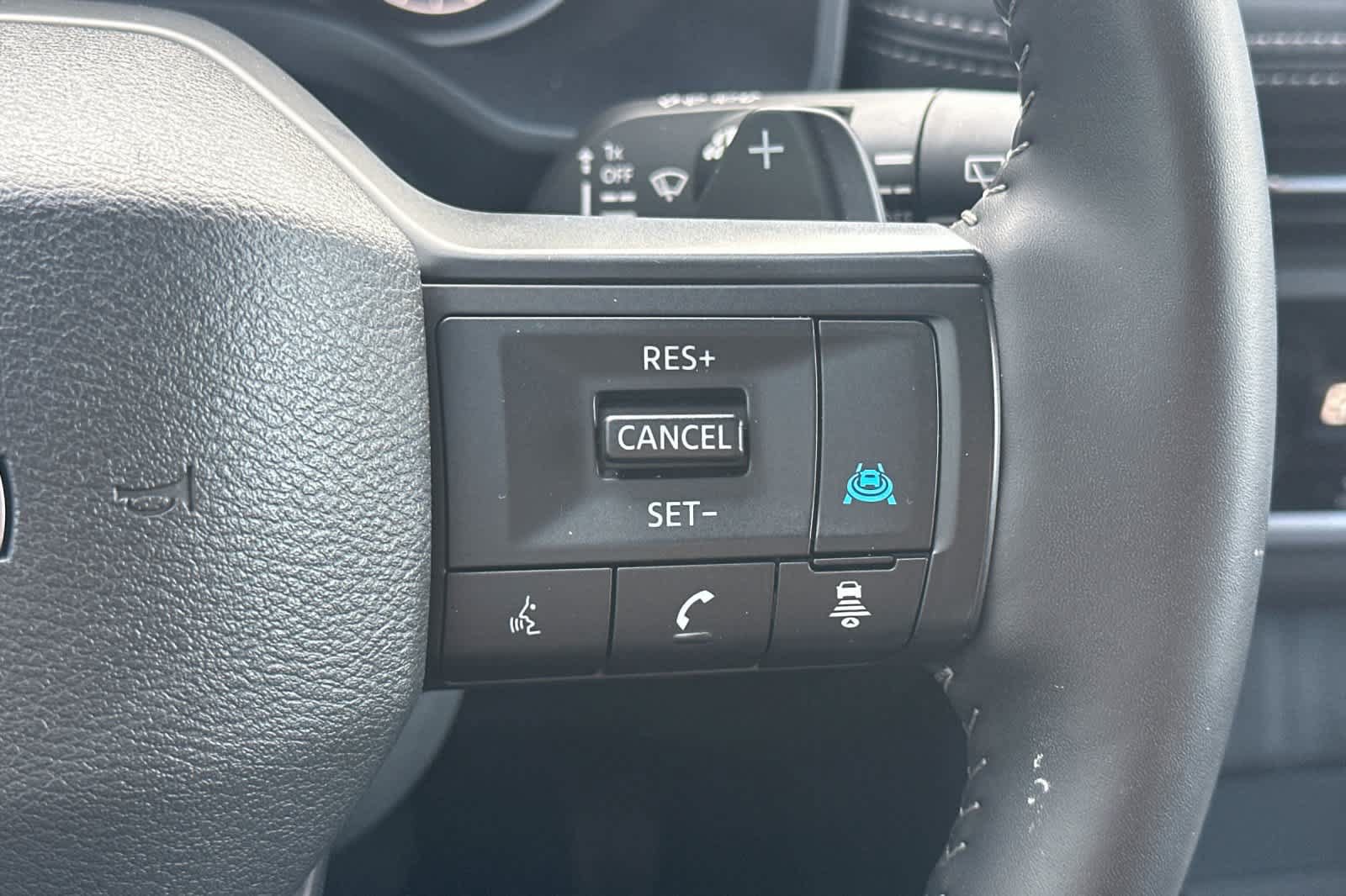 Used 2025 Nissan Rogue SV AWD/4WD image 27