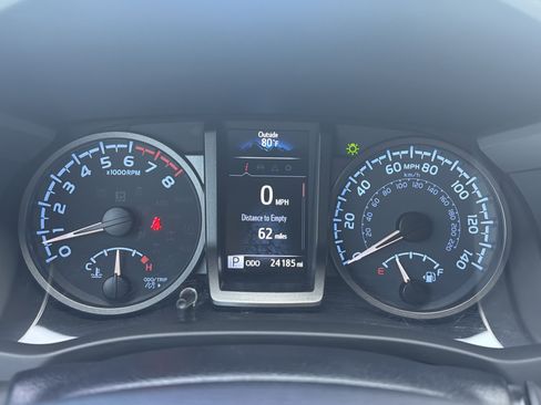 Used 2023 Toyota Tacoma TRD Off-Road w/ Technology Package image 20