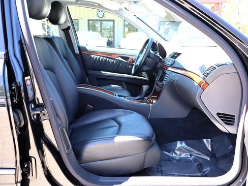 Used 2005 Mercedes-Benz E 500 4MATIC Sedan image 17