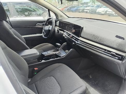 Certified 2026 Kia Sportage LX FWD image 10