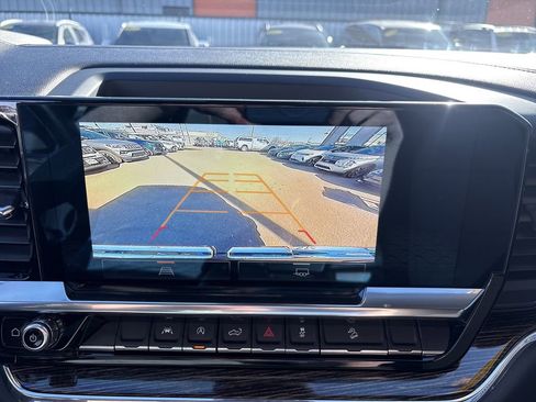 Used 2024 GMC Sierra 1500 Elevation image 18