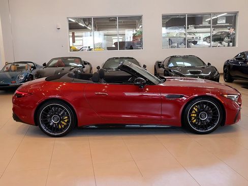 Used 2022 Mercedes-Benz SL 63 AMG 4MATIC image 35