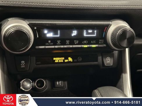 Used 2019 Toyota RAV4 LE w/ All Weather Liner Package AWD/4WD image 20