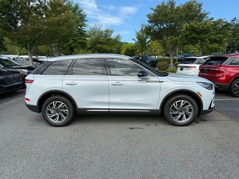 New 2025 Lincoln Corsair FWD w/ Equipment Group 101A image 16