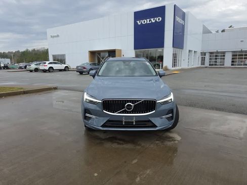 Used 2023 Volvo XC60 B5 Core w/ Climate Package image 3