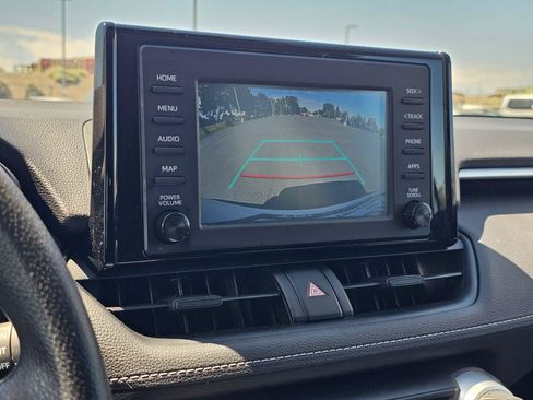Used 2019 Toyota RAV4 LE AWD/4WD image 25