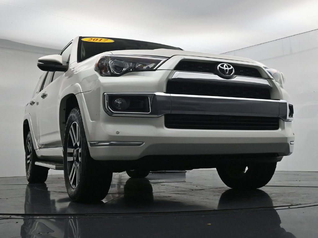 Used 2017 Toyota 4Runner Limited AWD/4WD image 38
