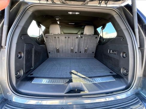 Used 2021 Chevrolet Suburban Premier w/ Premium Package image 26