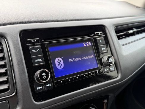 Used 2019 Honda HR-V LX image 8
