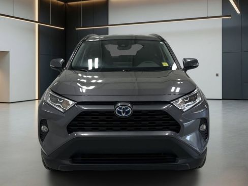 Used 2021 Toyota RAV4 XLE AWD/4WD image 4